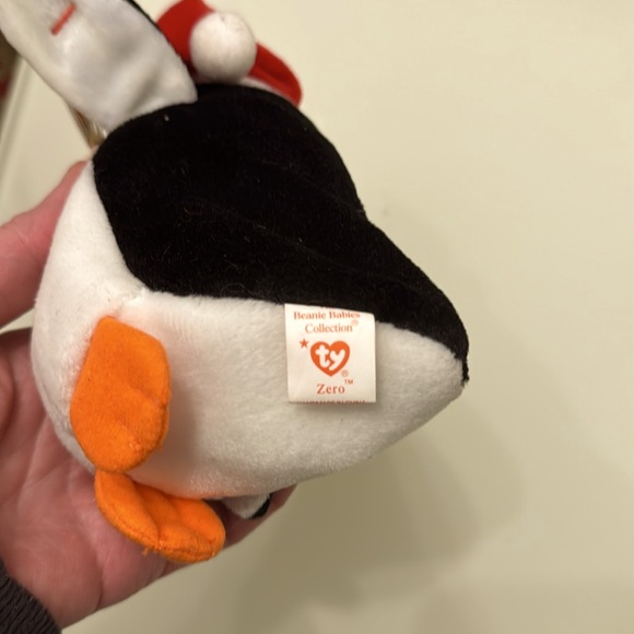 Rare retired beanie babies. Penguin Zero Holiday Teddy, 2004, Holiday Teddy 1997 - Picture 7 of 14